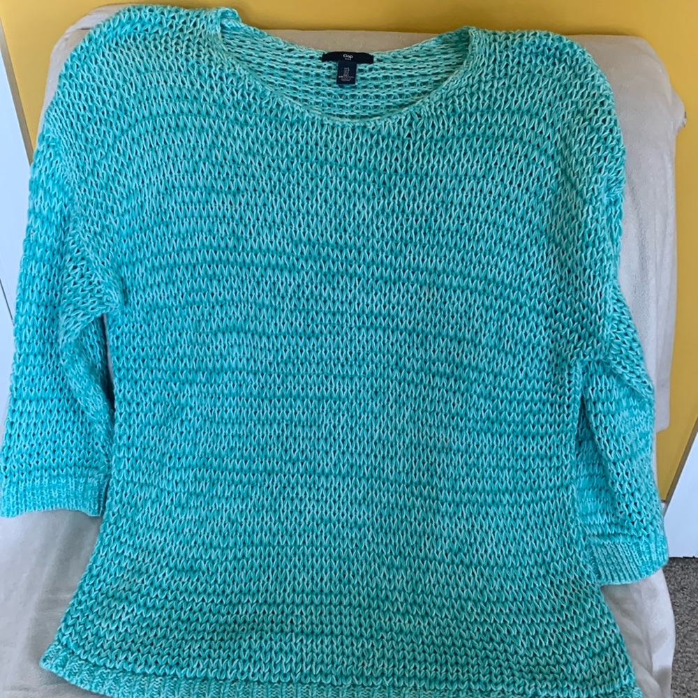 Gap Sweater Size Large, like new